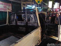 Viral Mobil Pikap Tiba-tiba Terbakar di Wates Kulon Progo