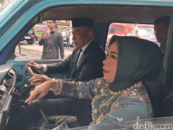 Gaya Musakkar Jadi Sopir Pete-pete ke Pelantikan DPRD Sulsel