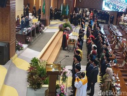 74 Anggota DPRD Sumsel Dilantik, Andie-Raden Jadi Pimpinan Sementara