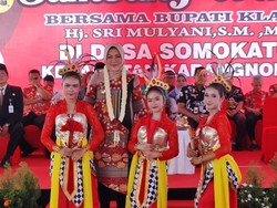SMAN 1 Karangnongko Bawa Tari Kreasi di Sambang Warga, Bupati Klaten Apresiasi