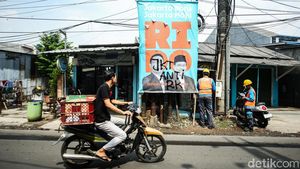 Penampakan Baliho RK-Suswono Dirusak di Jaktim