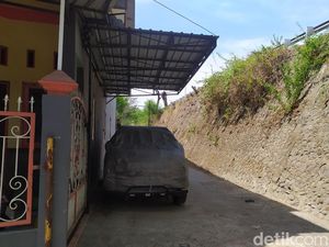Alasan Lurah Tak Ngotot Minta Agus Bongkar Total Garasi Mobilnya di Jalanan Alasan Lurah Tak Ngotot Minta Agus Bongkar Total Garasi Mobilnya di Jalanan