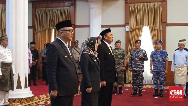 Petahana Walikota Batam Muhammad Rudi, Petahana Bupati Kabupaten Natuna Wan Siswandi dan Petahana Bupati Kabupaten Lingga, Muhammad Nizar digantikan Pejabat Sementara (Pjs) lantaran libur selama masa Kampanye, terhitung pada 25 September - 23 November 2024.