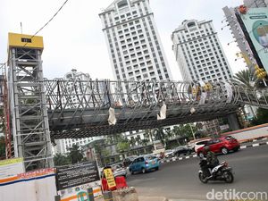 Potret Pembangunan JPO Mas Mansyur, Ditarget Rampung November 2024 Potret Pembangunan JPO Mas Mansyur, Ditarget Rampung November 2024