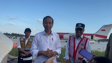 Momen Bersejarah Jokowi Mendarat Perdana di Bandara Nusantara IKN