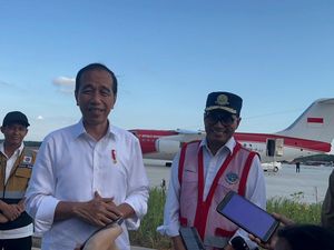 Momen Bersejarah Jokowi Mendarat Perdana di Bandara Nusantara IKN Momen Bersejarah Jokowi Mendarat Perdana di Bandara Nusantara IKN