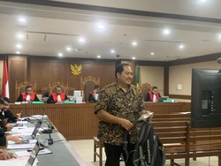 Saksi Ungkap Modus Pinjam Emas Tanpa Dokumen yang Bikin Rugi Antam