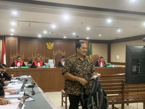 Saksi Ungkap Modus Pinjam Emas Tanpa Dokumen yang Bikin Rugi Antam Saksi Ungkap Modus Pinjam Emas Tanpa Dokumen yang Bikin Rugi Antam