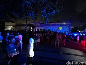 Kebakaran Gedung Dinkes NTT, Pemadaman Terhambat Warga yang Berdatangan Kebakaran Gedung Dinkes NTT, Pemadaman Terhambat Warga yang Berdatangan