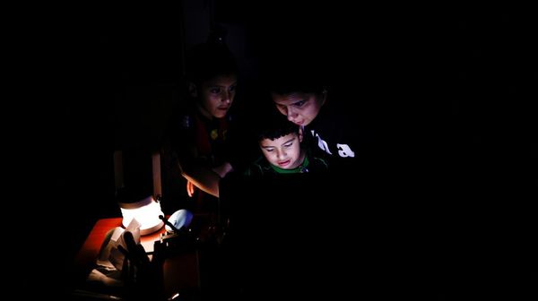 Warga Ekuador Kini Hidup Tanpa Listrik 12 Jam Per Hari
