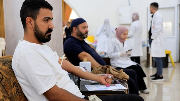 Warga Palestina di Tepi Barat Donorkan Darahnya untuk Korban Gaza