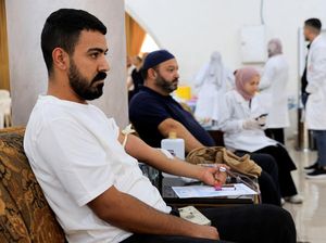 Warga Palestina di Tepi Barat Donorkan Darahnya untuk Korban Gaza