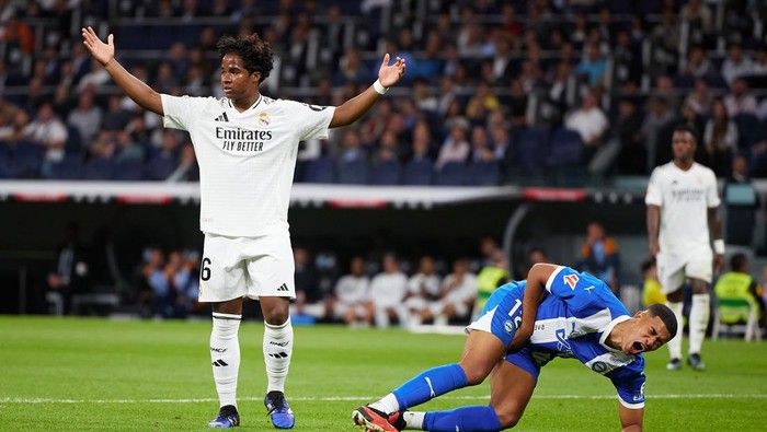 2174256237 MADRID, SPAIN - SEPTEMBER 24: Endrick Felipe of Real Madrid reacts during the LaLiga match between Real Madrid CF and Deportivo Alaves at Estadio Santiago Bernabeu on September 24, 2024 in Madrid, Spain. (Photo by Alvaro Medranda/Quality Sport Images/Getty Images)