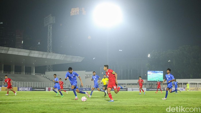Aksi Timnas Indonesia U-20 Bantai Maladewa 4-0 Timnas Indonesia U-20 meraih hasil manis di matchday pertama Grup F Kualifikasi Piala Asia U-20 2025. Garuda Muda menang 4-0. Indonesia vs Maladewa berlangsung di Stadion Madya, Senayan, Rabu (25/9/2024) malam WIB.