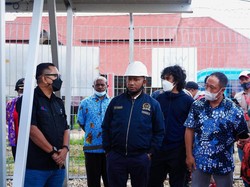 Legislator Gerindra Yan Mandenas Tinjau Pembangunan BTS di Paniai Papua