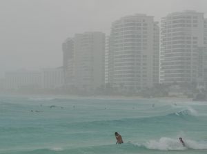 Badai Tropis Helene Menghantam Meksiko