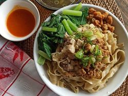Gurih Mantap! 5 Bakmi Topping Babi di Dalam Komplek Perumahan