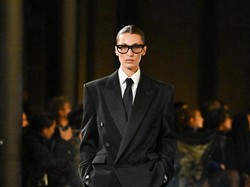 Bella Hadid Suarakan Free Palestine Usai Jadi Model di Paris Fashion Week