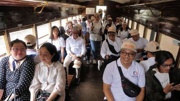 Serunya Naik Kereta Lokomotif Uap di Ambarawa