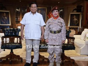 Foto: Bersiap Jadi Anggota DPR, Titiek Soeharto Bergaya Bak Militer Foto: Bersiap Jadi Anggota DPR, Titiek Soeharto Bergaya Bak Militer