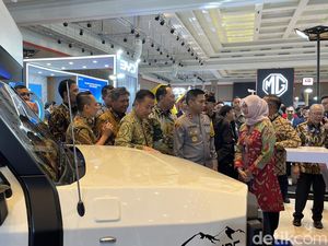 Ambisi Bey Usai Lihat Puluhan Mobil Terbaru di GIIAS Bandung Ambisi Bey Usai Lihat Puluhan Mobil Terbaru di GIIAS Bandung