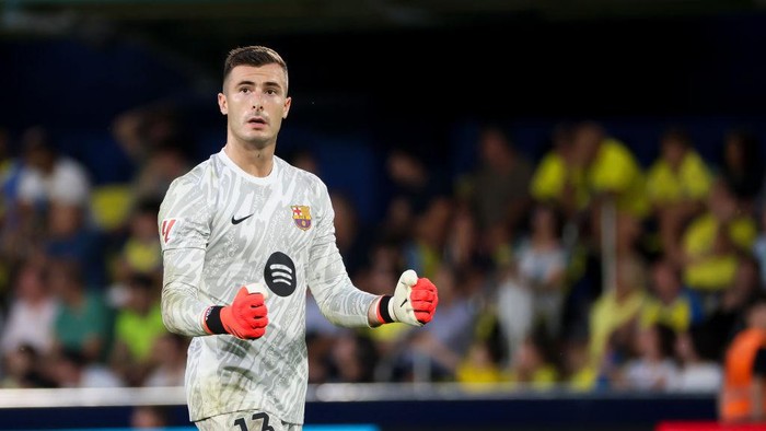 Inaki Pena of FC Barcelona during the La Liga match between Villarreal CF and FC Barcelona at La Ceramica Stadium in Villarreal, Spain, on September 22, 2024. (Photo by Jose Miguel Fernandez/NurPhoto via Getty Images)