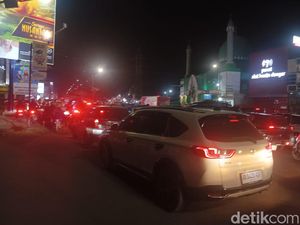 Jalan Perintis Makassar Macet Parah Malam Ini, Kendaraan Mengular 1 Km Jalan Perintis Makassar Macet Parah Malam Ini, Kendaraan Mengular 1 Km