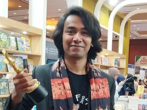 JS Khairen Raih Penulis Terbaik dari IKAPI Awards JS Khairen Raih Penulis Terbaik dari IKAPI Awards
