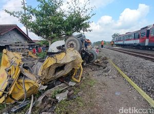 Laka KA Taksaka Vs Truk di Bantul, Sopir Terancam Pidana Bui Laka KA Taksaka Vs Truk di Bantul, Sopir Terancam Pidana Bui