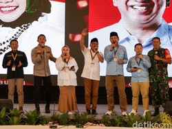 Saat Kapolres Minta 2 Paslon di Pilbup Ponorogo Nyanyi Lagu Kemesraan