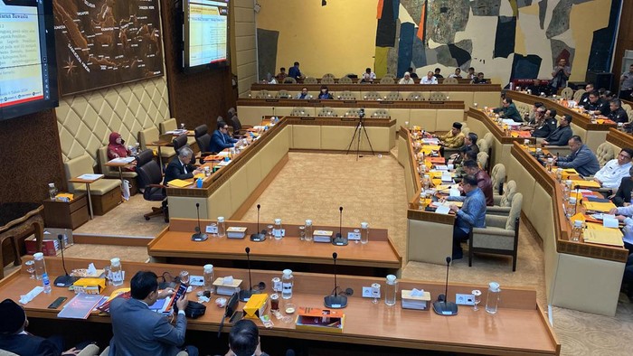Komisi II DPR, Kemendagri, KPU dan Bawaslu rapat diskusikan aturan Pilkada Komisi II DPR, Kemendagri, KPU dan Bawaslu rapat diskusikan aturan Pilkada