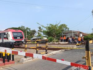 Detik-detik KA Taksaka Vs Truk di Bantul, Penjaga Sempat Ingatkan Sopir-Masinis Detik-detik KA Taksaka Vs Truk di Bantul, Penjaga Sempat Ingatkan Sopir-Masinis