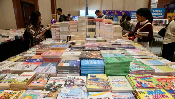 Melihat Pameran Buku Tertua di Asia Tenggara