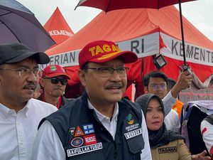 Mensos Kirim 3 Truk Bantuan Erupsi Lewotobi, Santunan Rp 135 Juta Tiap Korban