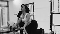 8 Foto Nikita Willy Aktif Olahraga saat Baby Bump Sudah Besar, Bisa Headstand