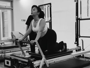 8 Foto Nikita Willy Aktif Olahraga saat Baby Bump Sudah Besar, Bisa Headstand 8 Foto Nikita Willy Aktif Olahraga saat Baby Bump Sudah Besar, Bisa Headstand