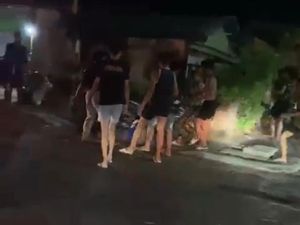 Terungkap, Pengeroyokan di Tengah Jalan Buleleng Bermula dari Komentar Medsos Terungkap, Pengeroyokan di Tengah Jalan Buleleng Bermula dari Komentar Medsos
