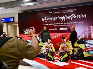 Euforia Pertamina Grand Prix of Indonesia Sambut Wisatawan di Bandara Lombok