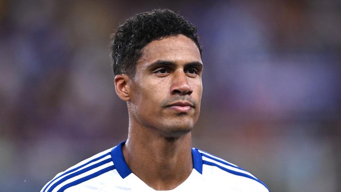 GENOA, ITALY - AUGUST 11: Raphael Varane of Como looks during the Coppa Italia match between Sampdoria v Como at Stadio Luigi Ferraris on August 11, 2024 in Genoa, Italy. (Photo by Image Photo Agency/Getty Images)