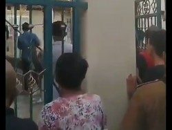Video Aksi Wanita di Makassar Bacok Ibunya Gegara Ditegur Bersihkan Rumah