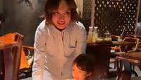 7 Foto Kompak Shandy Aulia Temani Anak Beri Kejutan Ultah Untuk Mantan Suami