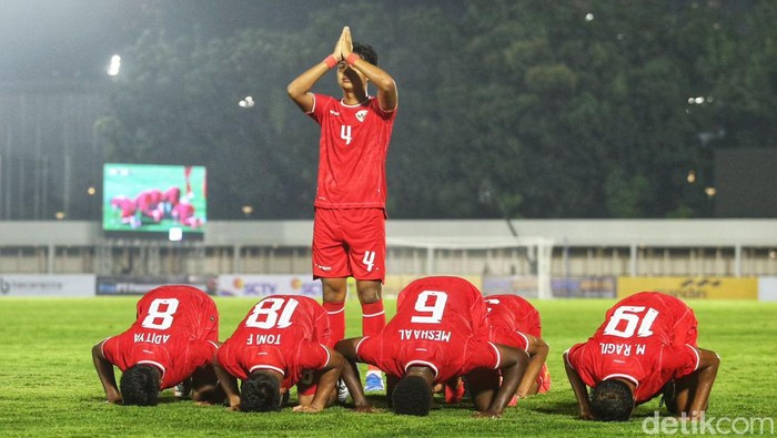 Timnas Indonesia U-20 vs Maladewa bertemu di matchday pertama Grup F Kualifikasi Piala Asia U-20 2025. Indonesia vs Maladewa berlangsung di Stadion Madya, Senayan, Rabu (25/9/2024) malam WIB. Hujan gol terjadi di babak kedua.