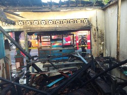 Teriakan Warga Selamatkan Diri dari Kebakaran di Kios Luragung