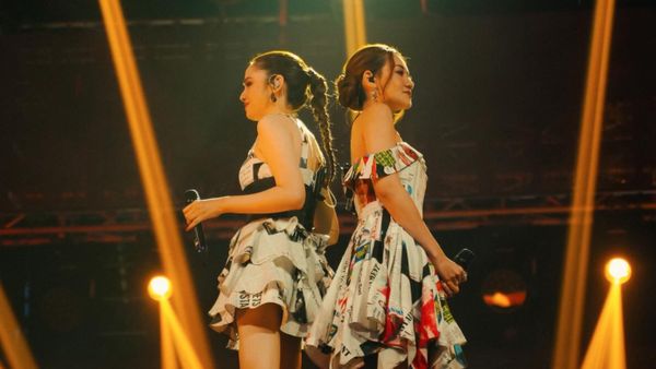 Gaya Kembar Aaliyah Massaid Duet Bareng Syifa Hadju, Pakai Gaun Koran Vintage