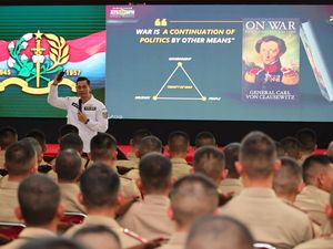 AHY Beri Pembekalan ke Taruna-Taruni di Magelang, Gubernur Akmil: Role Model