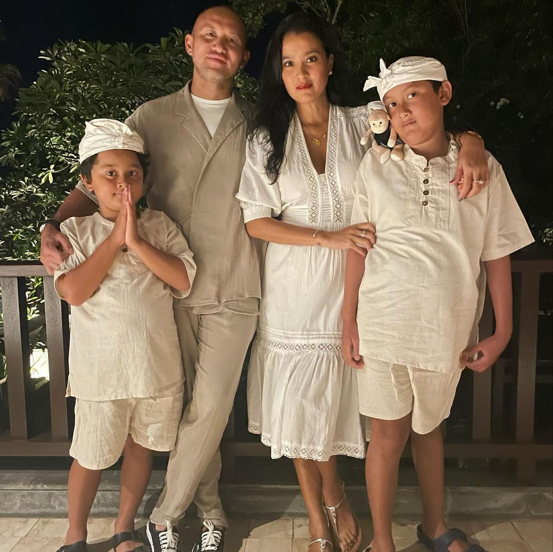 Ananda Mikola dan Marcella Zalianty