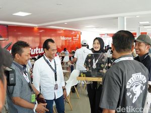 Jaket-Helm Rider MotoGP Akan Dilelang di Mandalika Jaket-Helm Rider MotoGP Akan Dilelang di Mandalika