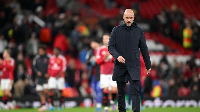 MANCHESTER, ENGLAND - SEPTEMBER 25: Erik ten Hag, Manager of Manchester United, looks dejected at full time during the UEFA Europa League 2024/25 League Phase MD1 match between Manchester United and FC Twente at Old Trafford on September 25, 2024 in Manchester, England. (Photo by Michael Regan/Getty Images)