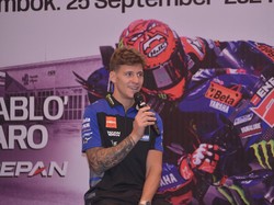 Fabio Quartararo Lari di Kampung Sambil Gendong Tas Gemblok: Panggil Saya Rocky!