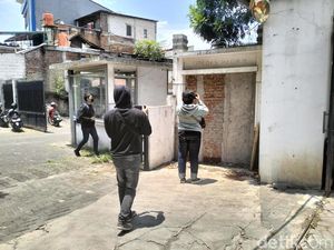 Akses Jalan Warga di Gang Cipedes Hegar Bandung Ditembok Akses Jalan Warga di Gang Cipedes Hegar Bandung Ditembok
